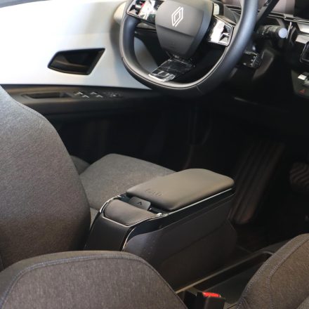 RATI ARMSTER 2 kartámasz RENAULT 5 E-TECH 2024-  [fekete,vegán bőr]