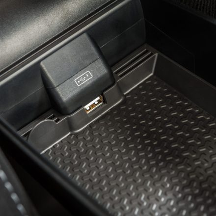 Armster OE1 kartámasz + USB DACIA LODGY 2015- gyári könyöktámasz nélküli autókba [fekete, usb]